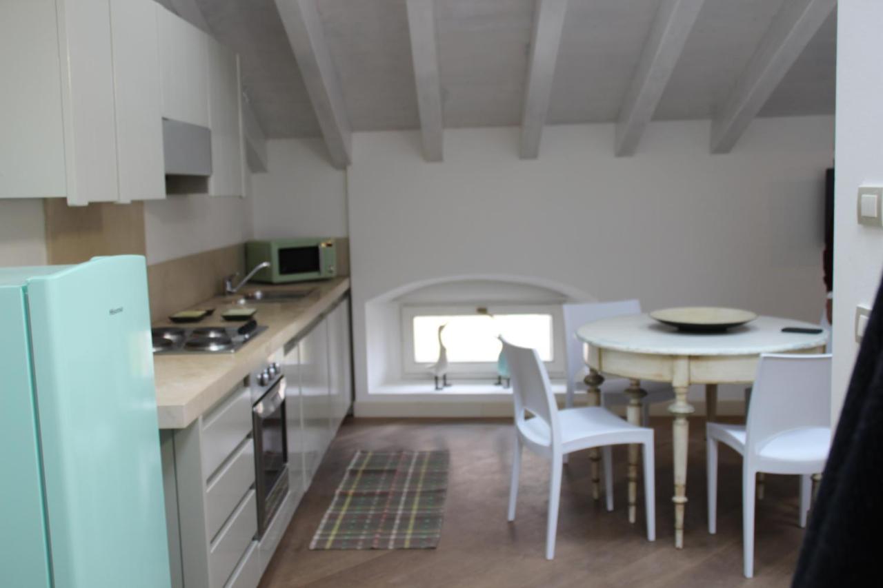 Apartmán Mansarda Di Alice Desenzano del Garda Exteriér fotografie