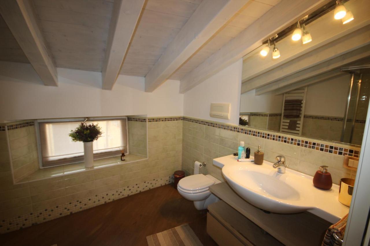 Apartmán Mansarda Di Alice Desenzano del Garda Exteriér fotografie